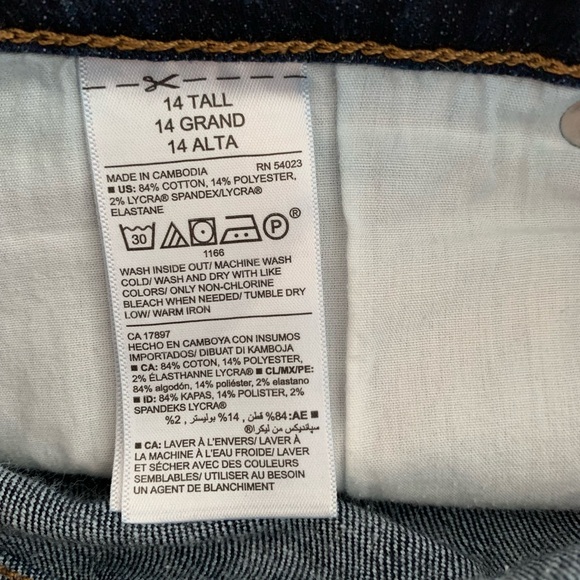 Old Navy Dark Rinse Jeans - Picture 5 of 7